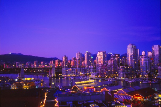 Vancouver_granville-bridge-night